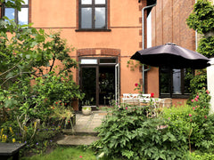 Smuk villalejlighed i hus 900 m fra Strand og 200 m fra  Metro. <br />I lejlighe  Skøn villalejlighed med have tæt på strand/metro Entire condo vacation rental 661980493689498362