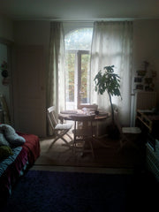 Situé sur une place sympathique avec commodités, l'appartement se trouve à 25min Brussels, Belgium Superbe petit appartement style Bohème avec balcon Entire rental unit vacation rental 27720079