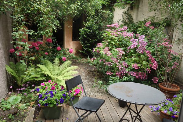 Cosy house situated in front of a river, at 5 minutes walk from the railway stat Ghent, Belgium Centrally located charming house next to the water Entire townhouse vacation rental 19649539