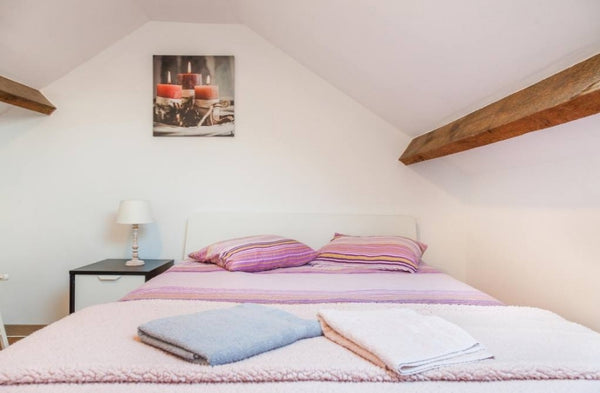 Maison entièrement rénovée et  super équipée, très agréable à  vivre. A 2 minute Dilbeek, Belgium Happy Cosy Room. Private room in home vacation rental 21321623