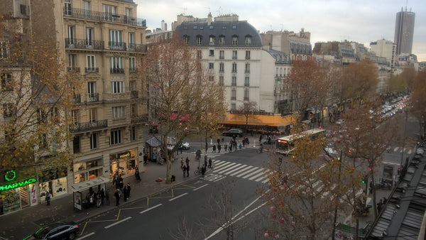 Into our flat, room for 1 or 2 people with dedicated bathroom. By bus or subway  Paris, France Charming room Arc deTriomphe/Ternes Private room in rental unit vacation rental 8359696