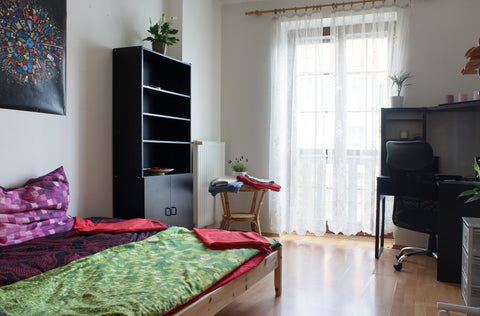Big sunny bedroom in a house, standing in a very quiet and green location, only  Prague, Czechia Fully equipped sunny room near Prague city centre Private room in home vacation rental 12580030