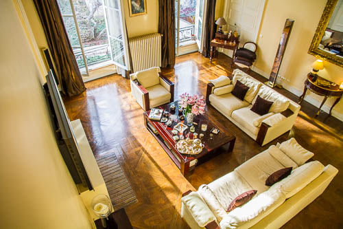 It is rare to find this beautiful and spacious duplex is located on the first fl Paris, France MARAIS Luxury 2 bedroom Garden views Entire rental unit vacation rental 8525469