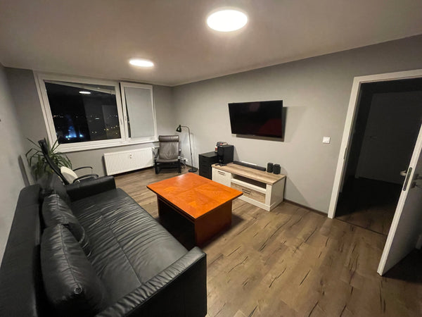 The room with balcony in the 66m^2 renewed and stylish apartment in Chodov area. Prague, Czechia Private room in Chodov area with free parking Private room in condo vacation rental 621538775211409609