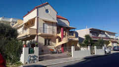 New, bright first floor apartment with two balconies, on the west end of town. S Chania, Greece QUIET NEW Apartment-5' to the beach, 15' to center Entire rental unit vacation rental 49483391