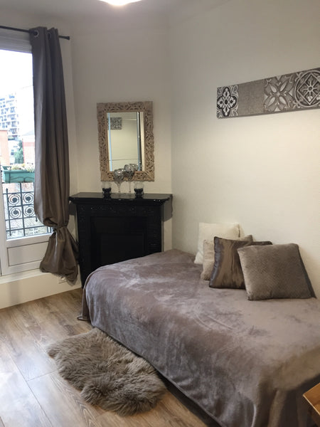 Vous apprécierez mon logement pour l'emplacement et le confort. Mon logement est Paris, France Charming studio à Gambetta Entire rental unit vacation rental 16578581