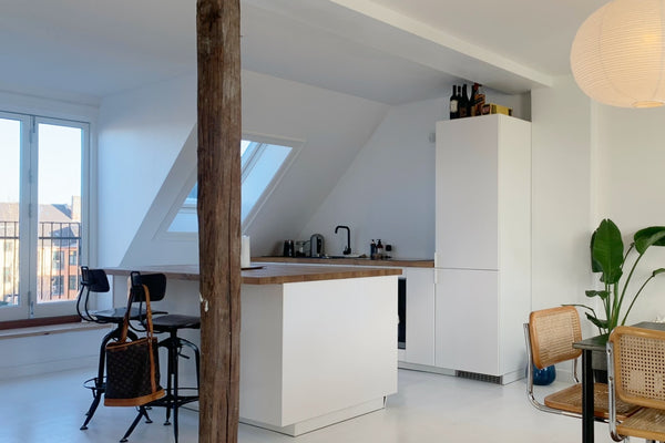 Unique penthouse apartment in the heart of the vibrant Nørrebro, Copenhagen. Thi Copenhagen, Denmark 93 sqm bright penthouse with balcony in Nørrebro Entire condo vacation rental 54178199