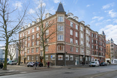 Welcome to Meklenborggade 4, 1 TV. A cosy 3 room apartment (55 m2). The apartmen Copenhagen, Denmark Cosy place close to airport & inner city Entire rental unit vacation rental 32096056