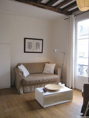 Cet appartement confortable de 38m² orienté plein sud, est situé Rue Saint André Paris, France Bel appartement cosy au cœur du quartier latin Entire rental unit vacation rental 6726436