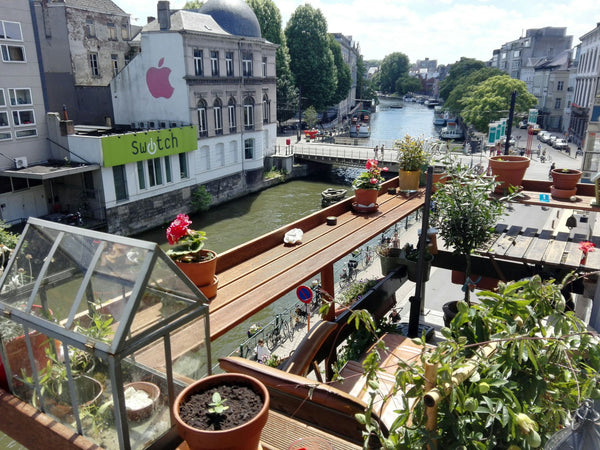 Renovated in January '18!<br />This apartment, built in 1864, is located in the  Ghent, Belgium Breathtaking Views in ❤ of Ghent with Hot Tub Entire rental unit vacation rental 9048939