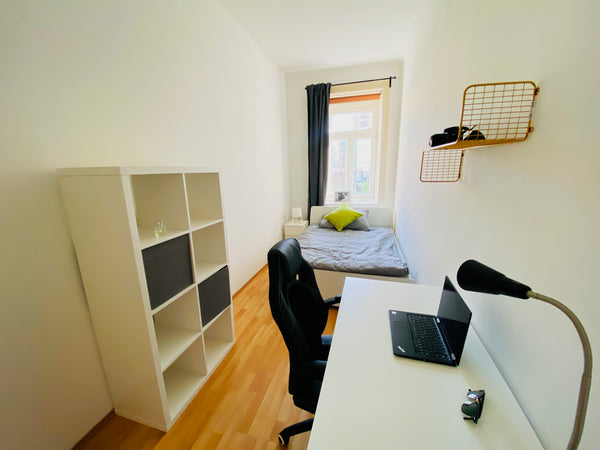 FULLY FURNISHED ROOM (room 2) inclusive CLEANING in a nice area of Vienna near D Vienna, Austria Flat share- close to 1st district Private room in rental unit vacation rental 51466078