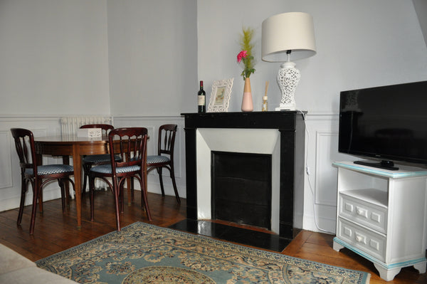 Idéal pied-à-terre, 2 pièces, 10 minutes de l’Arc de Triomphe - Place de l'Etoil Paris, France Elegant 2 pièces Place des Ternes-Arc de Triomphe Entire rental unit vacation rental 13738539