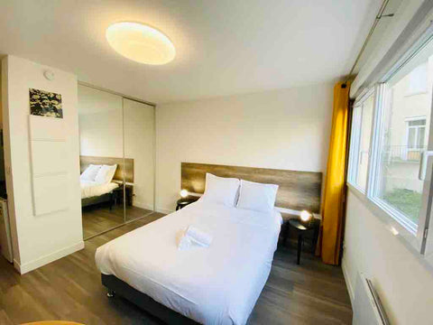 Appartement  idéalement placé, a deux pas du centre commercial et de la gare Lyo Lyon, France ⚡️NID DOUILLET CHIC PART DIEU HALLES PAULE BOCUSE Entire rental unit vacation rental 53242930