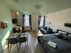 Charming,newly renovated studio apartment in a traditional old Viennese resident Vienna, Austria Charming green wave "Danube" Studio Entire rental unit vacation rental 54094131