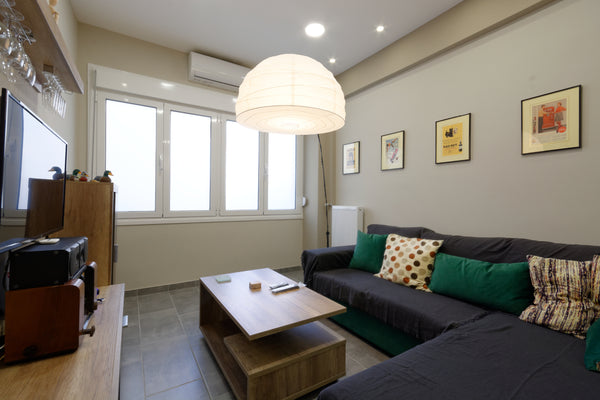 “Zeus” is a gorgeous 60m2 (645 sq.ft) business suite-apartment, recently renovat Nicosia, Nicosia, Cyprus ZEUS, LUXURY BUSINESS SUITE in the heart of Athens Entire condo vacation rental 26808591