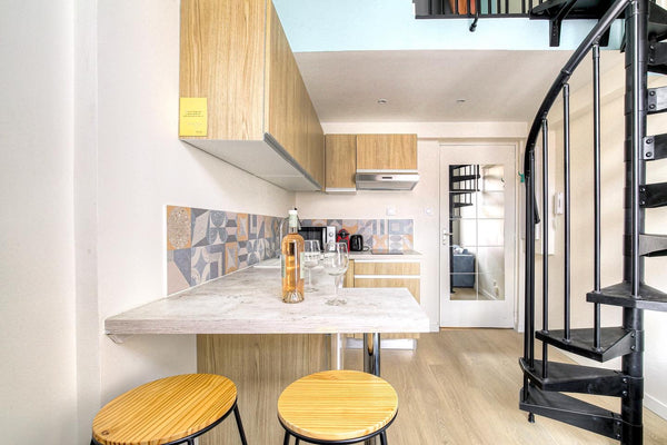 Simplifiez-vous la vie dans ce logement paisible et central.<br /><br /><b>The s Lyon, France Le Mercière/Duplex hypercentre/Lyon Entire rental unit vacation rental 711521459837048389