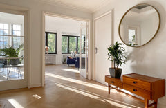 Magnifique appartement des années trente. Centrale et paisible. A coté du bois d  Bruxelles: appartement extra lumineux année 30 Entire rental unit vacation rental 611518414556644481