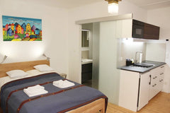 Die Kleinwohnung liegt im 1. Stock (kein Lift) mit Ausrichtung zum ruhigen Innen Vienna, Austria #10 Charmantes Studio - Apartment, zentral Entire rental unit vacation rental 31856621