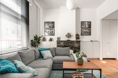 Awaken naturally as morning light slowly fills a spacious top-floor bedroom, the San Francisco, CA Go Exploring From a Family Townhouse in the City Centre Entire townhouse vacation rental 33628682