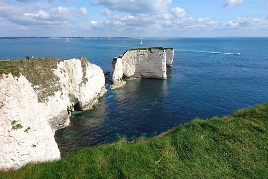 Private tour from Portsmouth: Sandbanks  Studland  Swanage  Corfe and Minstead.  Private Tours and Travel Guide Europe London CITY Portsmouth Destination Tour