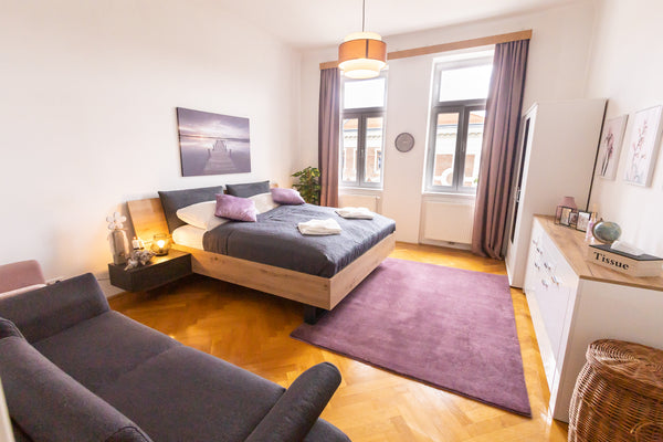 Dear guest, This Apartment is comfortable and spacious, situated in a quiet stre  Deluxe apartment with balcony near Schönbrunn Entire condo vacation rental 652580579225705913