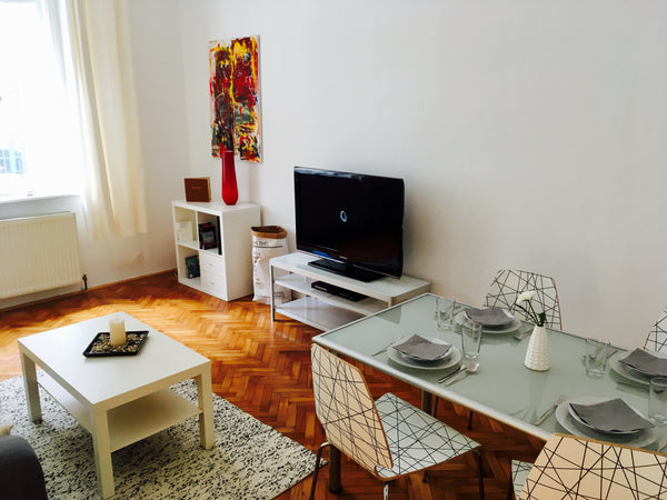 This cosy, modern 2 room Appartement is about 40 square metres big and is situat  Newly renovated appartement near city centre Entire rental unit vacation rental 19898777