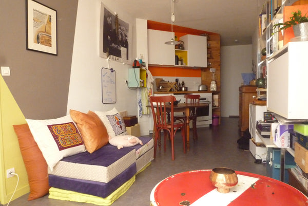 Appartement entièrement refait et tout équipé. Au calme et très lumineux, avec u Bordeaux, France Joli T2 à Bordeaux centre Entire condo vacation rental 20045291