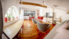 Luxurious 40 sqm apartment located in the Golden Triangle, Place des Grands-Homm Bordeaux, France L'appartement de Margot , luxury center apartment Entire rental unit vacation rental 19293549