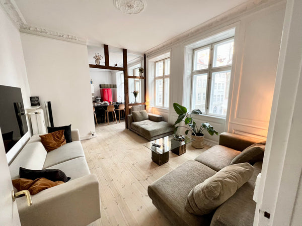 Spacious apartment in the heart of Copenhagen. Walking distance to Nyhavn, Tivol Copenhagen, Denmark Spacious apartment in the heart of Copenhagen Entire rental unit vacation rental 38864285