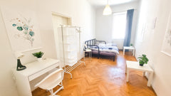 Das Einzelzimmer ist perfekt für Paare, Freunde oder einfach Solo-Traveler! <br  Vienna, Austria Superhost ☆ Cozy Korean Style Private Room ☆ Private room in bed and breakfast vacation rental 626128357684103302