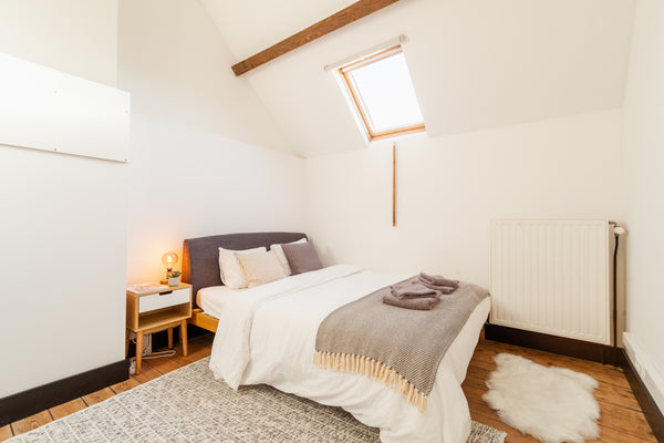 Beautiful & cosy bedroom in a typical and entirely renovated town house from 188 Brussels, Belgium 🖤 In the heart of trendy St-Gilles | Townhouse Private room in townhouse vacation rental 39242461