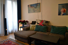 Trois pièces de 70m2  au charme haussmannien (parquet, moulures). Tout confort p Paris, France Cosy T3 bien situé - longue durée Entire rental unit vacation rental 6606966