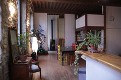 Cette appartement atypique a tout le charme du canut : un bel espace à vivre, de Lyon, France Appartement Calme / Croix Rousse Entire rental unit vacation rental 10421551
