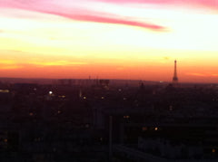 studio lumineux et calme avec une vue incroyable sur Paris (Tour Eiffel , Montma Paris, France studio vue panoramique sur Paris 11 ème ! Entire rental unit vacation rental 2868736