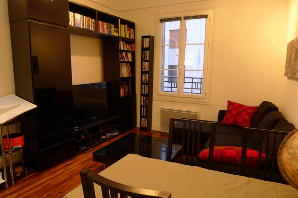 Perfect for 2 nights or a week, with big kitchen, big shower, bedroom, big sofa, Paris, France T2 newly renovated in a nice area Entire rental unit vacation rental 5781559