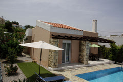 Located in Loutra, this peaceful villa features 2 bedrooms for 4 people. Suitabl Zürich, Switzerland Pretty Holiday Home in Grays near Chafford Gorges Nature Park Entire villa vacation rental 21697747