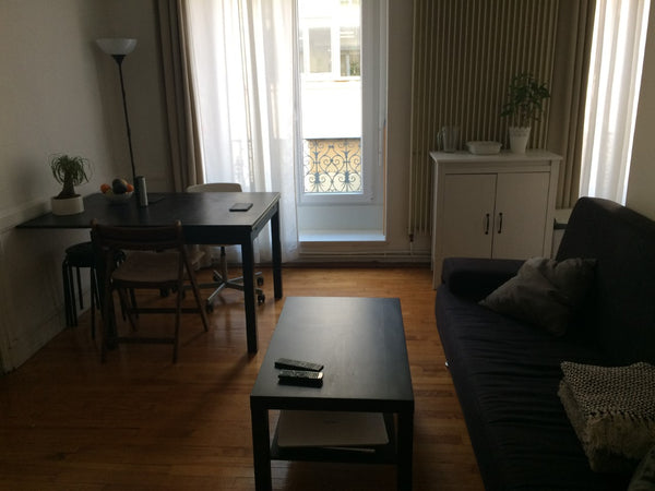 Appartement de 40m² au 1er étage d'un immeuble calme, situé à proximité des tran Lyon, France Joli T2 au coeur de Lyon, idéal fête des Lumières Entire rental unit vacation rental 21943583