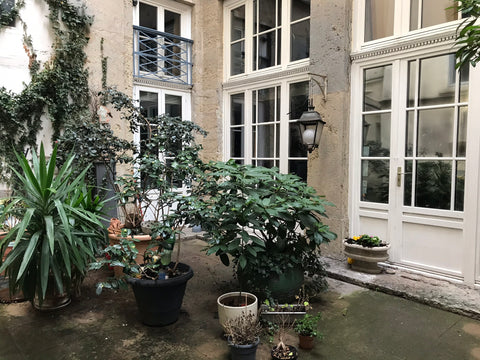 Bienvenue dans mon atelier !<br />En plein cœur de Lyon, ce duplex en rez-de-cha Lyon, France L’atelier du peintre Entire loft vacation rental 42191355