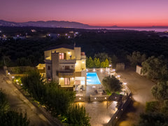 Detached, luxurious, modern , villa with large  pool and garden. Many amenities  Perama, Greece VILLA 4 SEASONS - Luxurious with Pool & Garden! Entire villa vacation rental 3526116