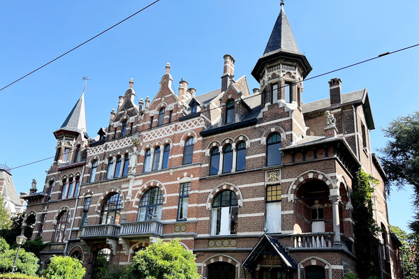 Splinternieuw appartement met Scandinavische look and feel en dakterras op 500m  Antwerp, Belgium Uniek appartement in beschermd monument Entire condo vacation rental 705780629832877257