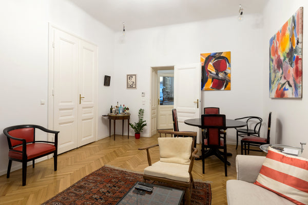 This cosy luxury apartment near the Parliament and Museums Quarter is in the hea  Cosy Luxury Apartment with a Balcony Entire rental unit vacation rental 26352534