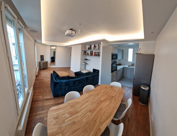 Dans une rue calme du 18ème, au 6ème étage d'un immeuble Haussmanien, cet appart Paris, France Appartement moderne & tout équipé au cœur de Paris Entire rental unit vacation rental 18019875