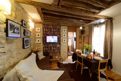 Located in a private residence in the heart of Paris nearby many museums, shops  Paris, France Gorgeous Apartment in the Haut-Marais! Entire rental unit vacation rental 21580673