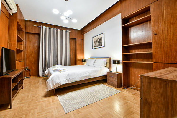Ideally located, only 12 minutes from Acropolis. A modern and newly-renovated ap GR Fully-Renovated Apartment in Historic Plaka Entire rental unit vacation rental 36883527