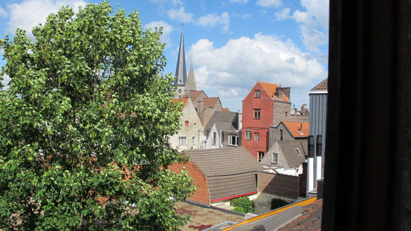 Huize Maeterlinck is een prachtig gerenoveerd appartement in hartje Gent. Het ma Ghent, Belgium Prachtige penthouse in hartje Gent Entire rental unit vacation rental 34882836