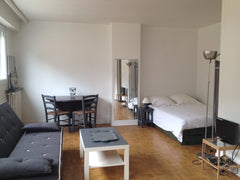 Studio très lumineux, de 31m2, idéalement situé dans un quartier familial et com  Grand studio très bien situé- Paris Entire rental unit vacation rental 12817603