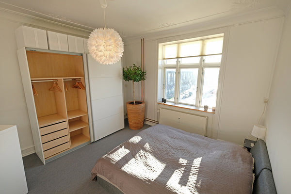 NO CPR REGISTRATION!<br /><br />Nice 20 sqm room in central Copenhagen - 5 minut Copenhagen, Denmark Nice bright room close to center of Cph! Private room in condo vacation rental 13683923