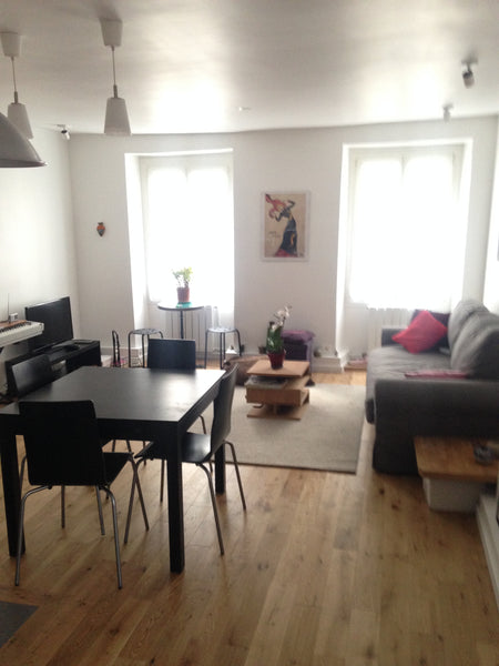 A few steps to metro Ourcq on a lovely cobbled street and a 5 minute walk to Par Paris, France Spacious 50 mt2 near La Villete Entire rental unit vacation rental 4046800