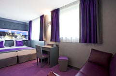 L'hôtel des Savoies Lyon Perrache,  a été rénové en 2015, et vous propose 44 cha Lyon, France Chambre Familiale dans le centre de Lyon Room in boutique hotel vacation rental 49107511