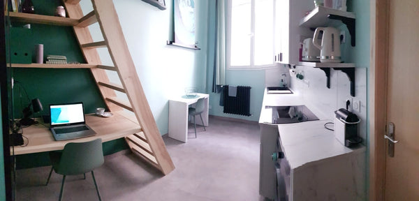 Nous avons mis tout notre coeur dans cet appartement qui sert à notre fille pour Saint-Jean-de-Bournay, France Studio cosy à 1 mn de la gare Part-Dieu Entire rental unit vacation rental 49011687